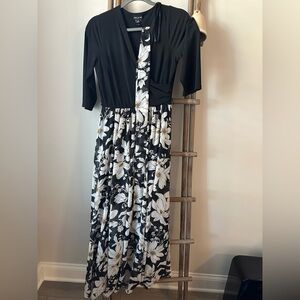 Women’s Black Floral Dress Size 6 Floor Length Maxi with Half Sleeve